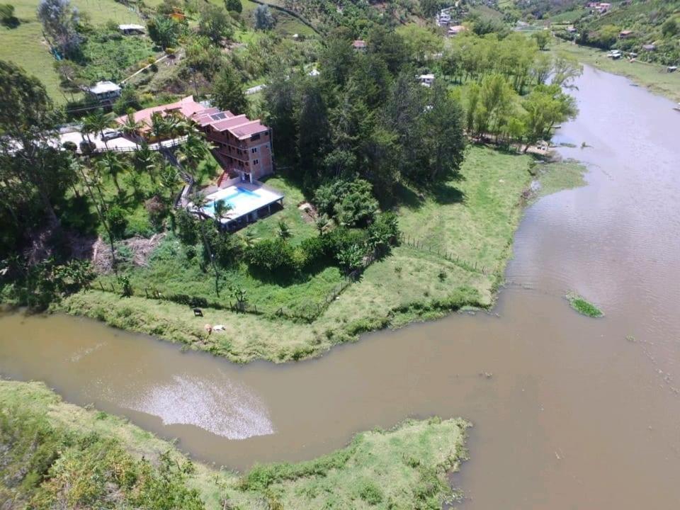 Hotel El Potrillo El Penol  Εξωτερικό φωτογραφία