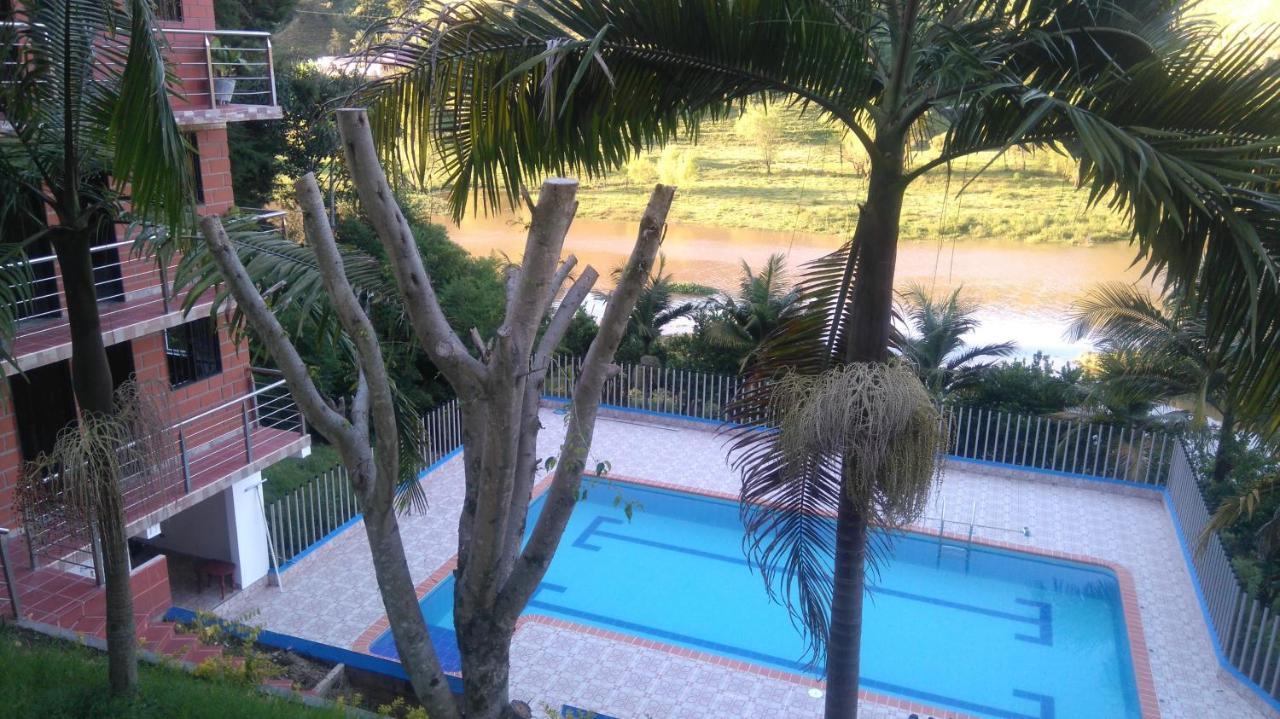 Hotel El Potrillo El Penol  Εξωτερικό φωτογραφία