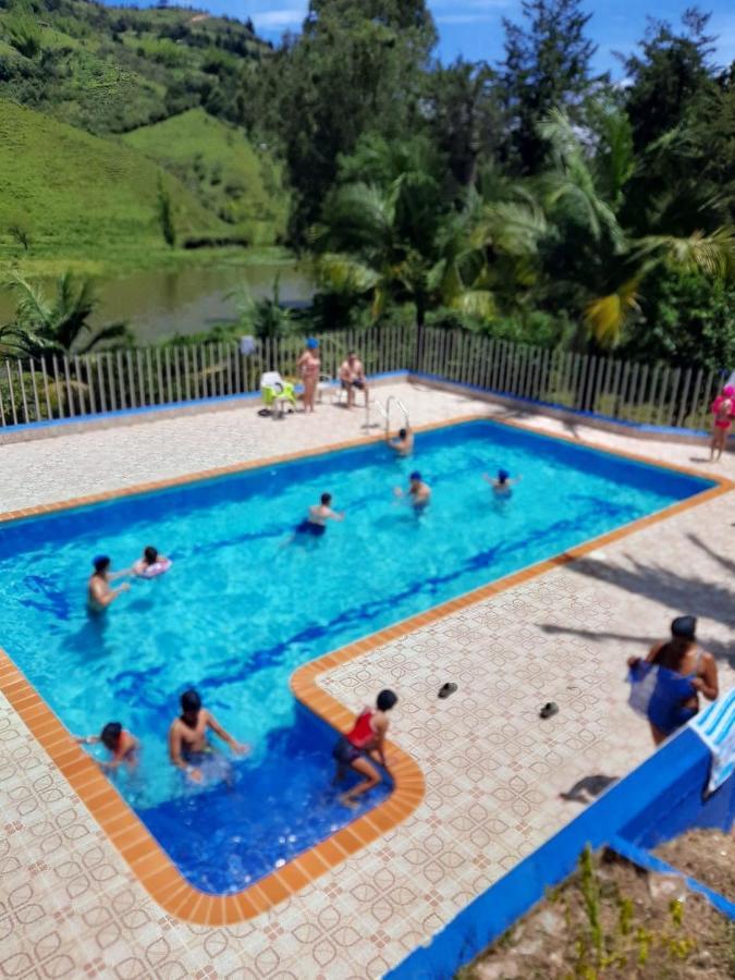 Hotel El Potrillo El Penol  Εξωτερικό φωτογραφία